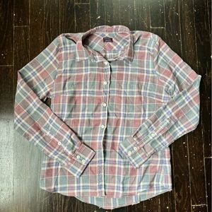 Untuckit women’s blouse size 6